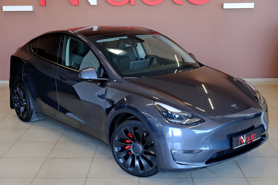Продам Tesla Model Y Performance Dual Motor 2023 года в Одессе