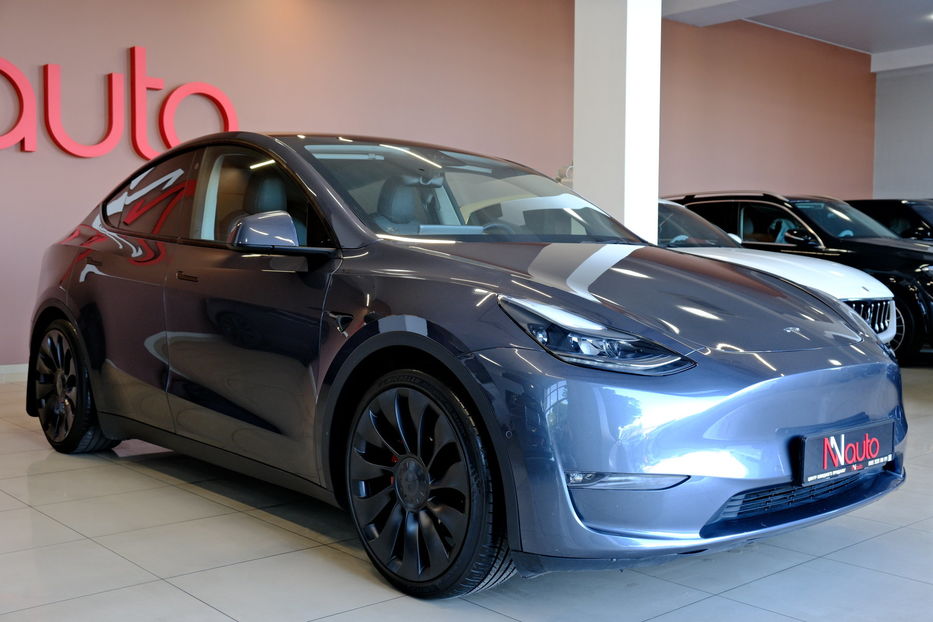 Продам Tesla Model Y Performance Dual Motor 2023 года в Одессе