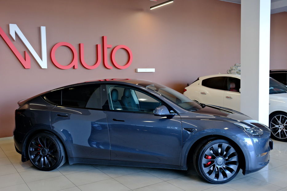 Продам Tesla Model Y Performance Dual Motor 2023 года в Одессе