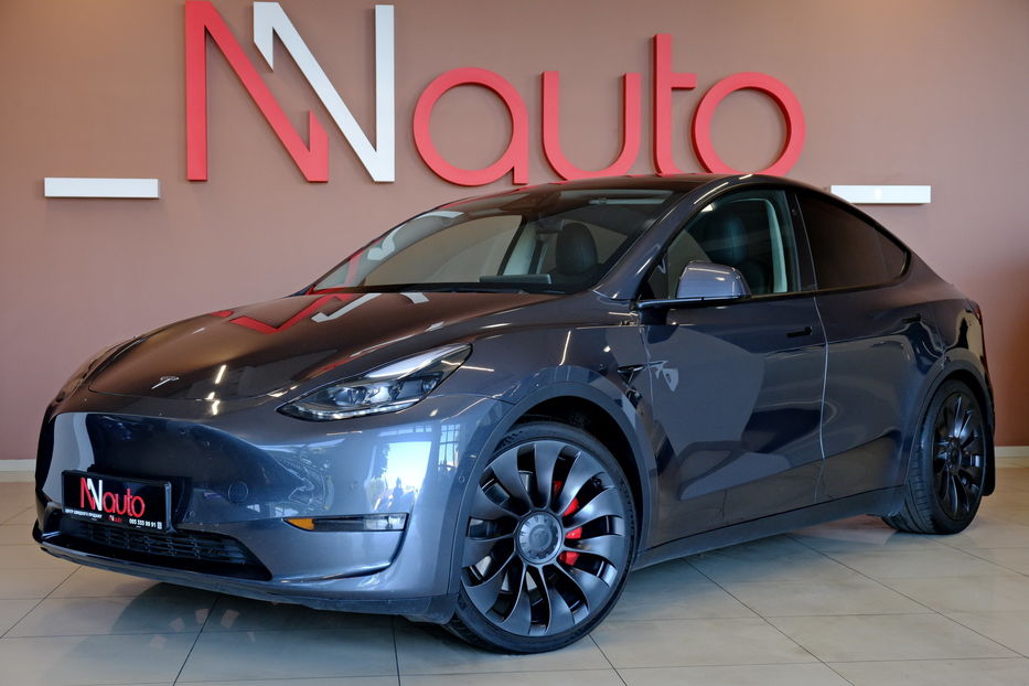 Продам Tesla Model Y Performance Dual Motor 2023 года в Одессе