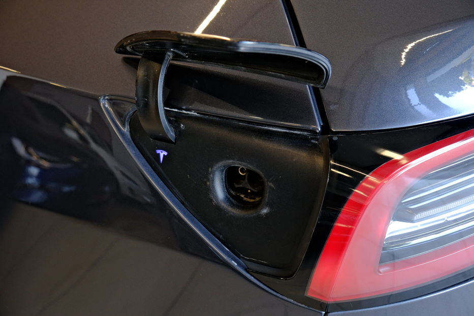 Продам Tesla Model Y Performance Dual Motor 2023 года в Одессе