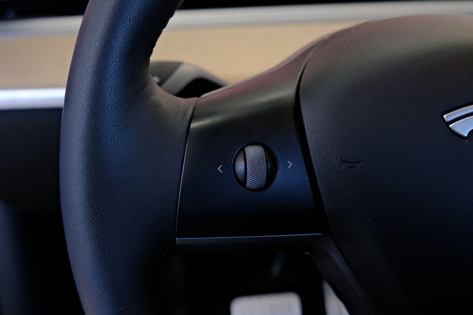 Продам Tesla Model Y Performance Dual Motor 2023 года в Одессе