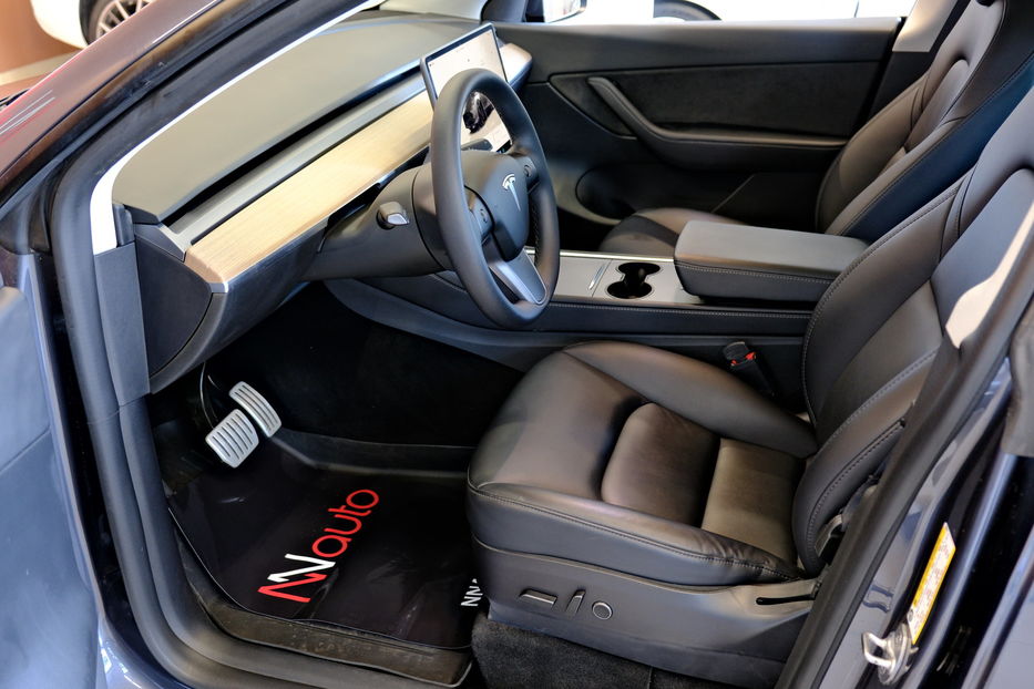 Продам Tesla Model Y Performance Dual Motor 2023 года в Одессе