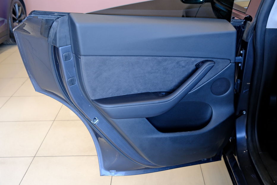 Продам Tesla Model Y Performance Dual Motor 2023 года в Одессе