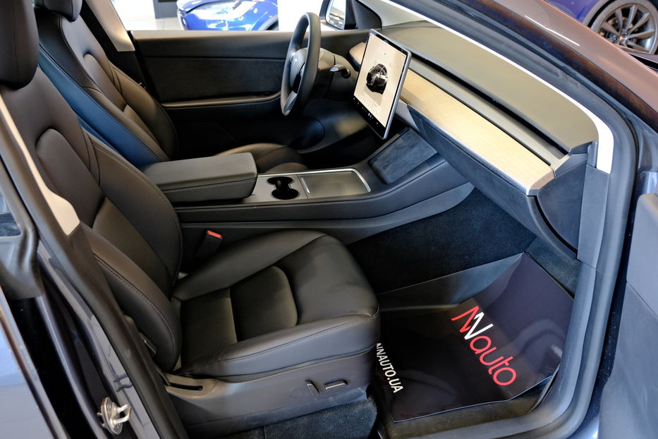 Продам Tesla Model Y Performance Dual Motor 2023 года в Одессе