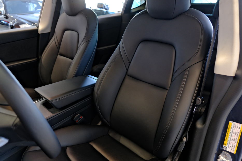 Продам Tesla Model Y Performance Dual Motor 2023 года в Одессе