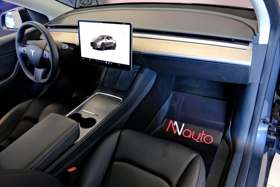 Продам Tesla Model Y Performance Dual Motor 2023 года в Одессе