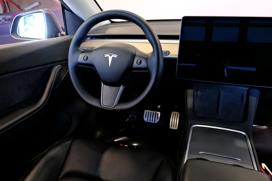 Продам Tesla Model Y Performance Dual Motor 2023 года в Одессе