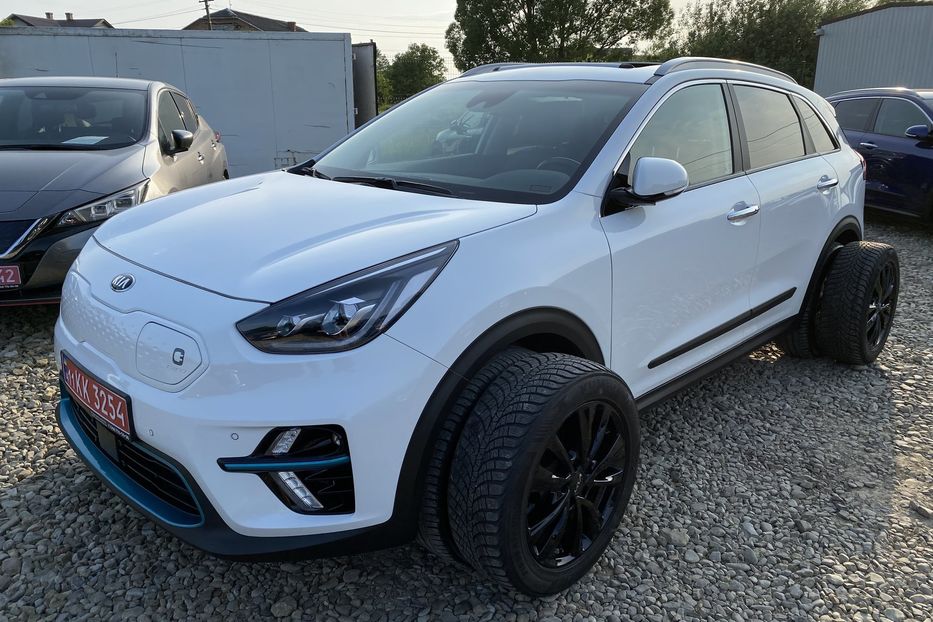 Продам Kia Niro 64 kWh Макс. комплектація Люк 2021 года в Львове
