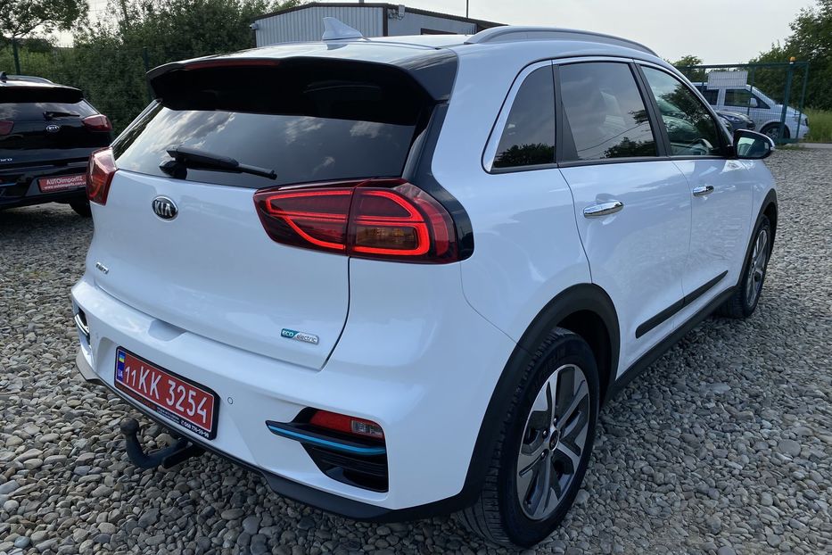 Продам Kia Niro 64 kWh Макс. комплектація Люк 2021 года в Львове