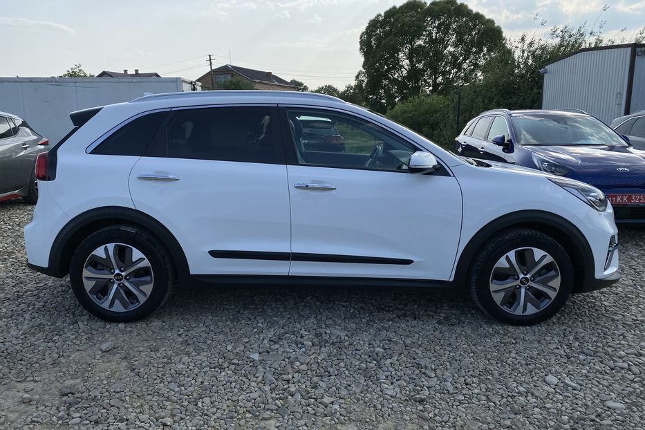 Продам Kia Niro 64 kWh Макс. комплектація Люк 2021 года в Львове
