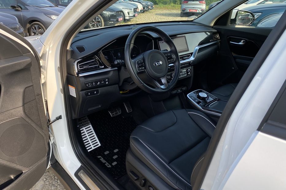 Продам Kia Niro 64 kWh Макс. комплектація Люк 2021 года в Львове