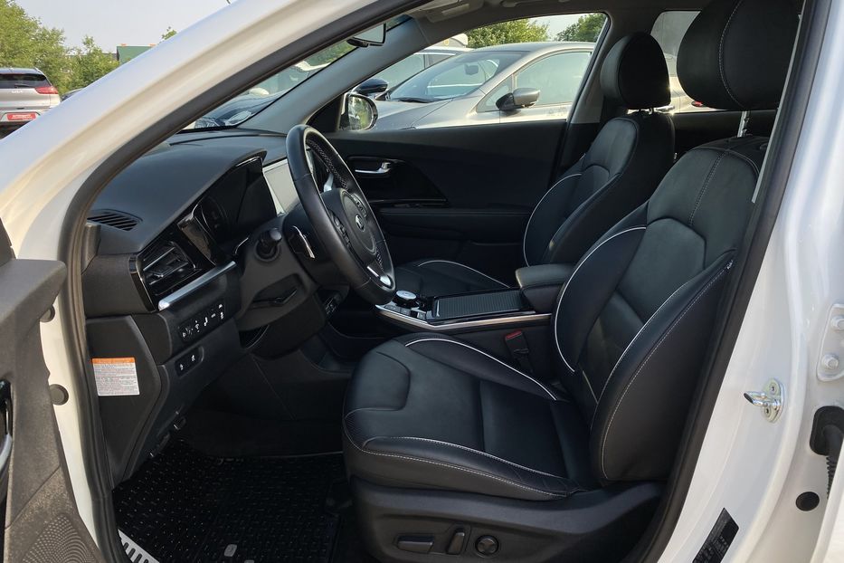 Продам Kia Niro 64 kWh Макс. комплектація Люк 2021 года в Львове