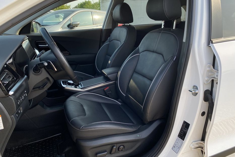 Продам Kia Niro 64 kWh Макс. комплектація Люк 2021 года в Львове
