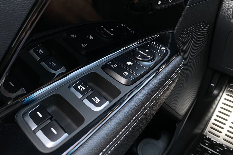 Продам Kia Niro 64 kWh Макс. комплектація Люк 2021 года в Львове