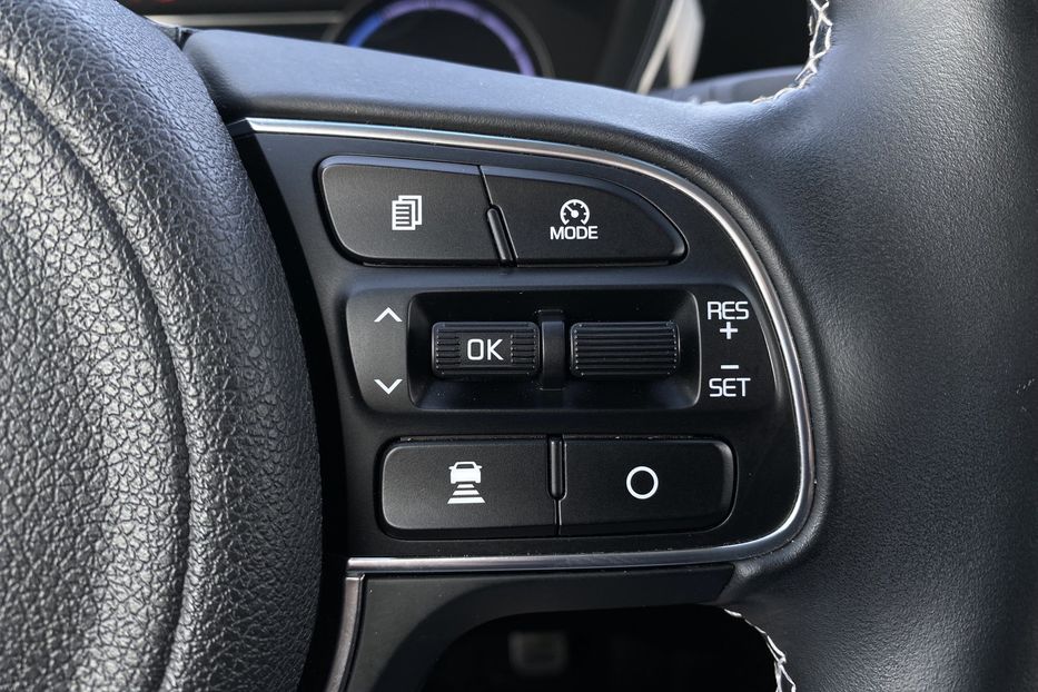 Продам Kia Niro 64 kWh Макс. комплектація Люк 2021 года в Львове