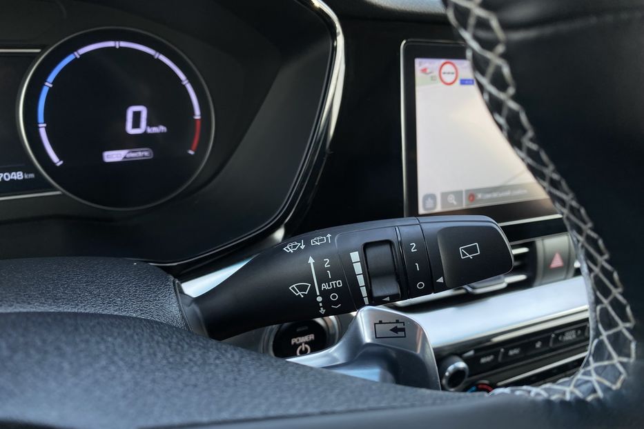 Продам Kia Niro 64 kWh Макс. комплектація Люк 2021 года в Львове