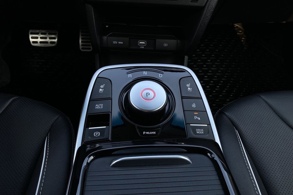Продам Kia Niro 64 kWh Макс. комплектація Люк 2021 года в Львове