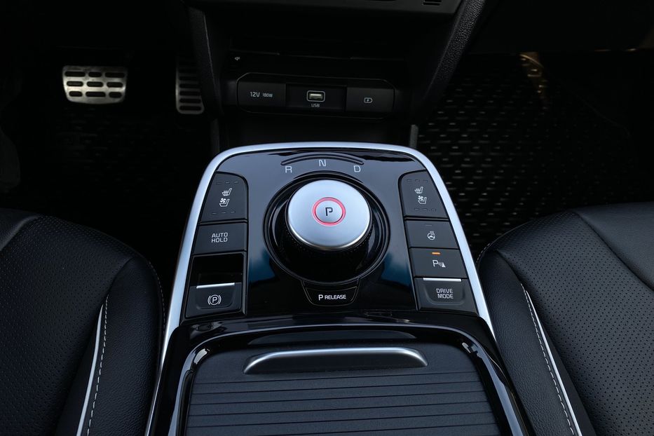 Продам Kia Niro 64 kWh Макс. комплектація Люк 2021 года в Львове