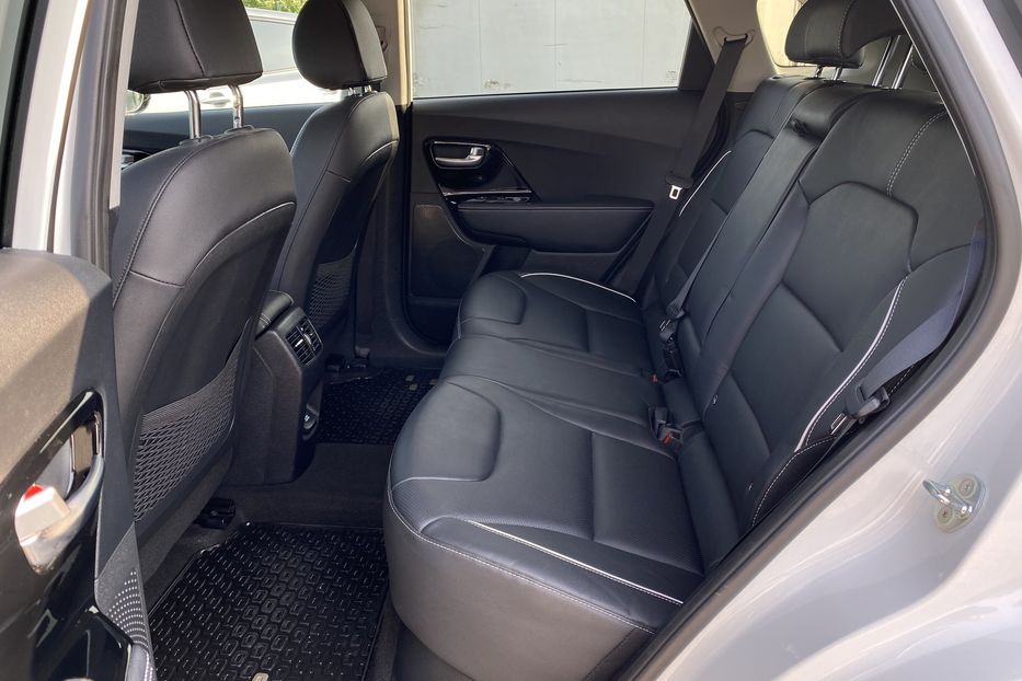 Продам Kia Niro 64 kWh Макс. комплектація Люк 2021 года в Львове
