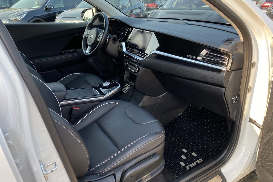Продам Kia Niro 64 kWh Макс. комплектація Люк 2021 года в Львове