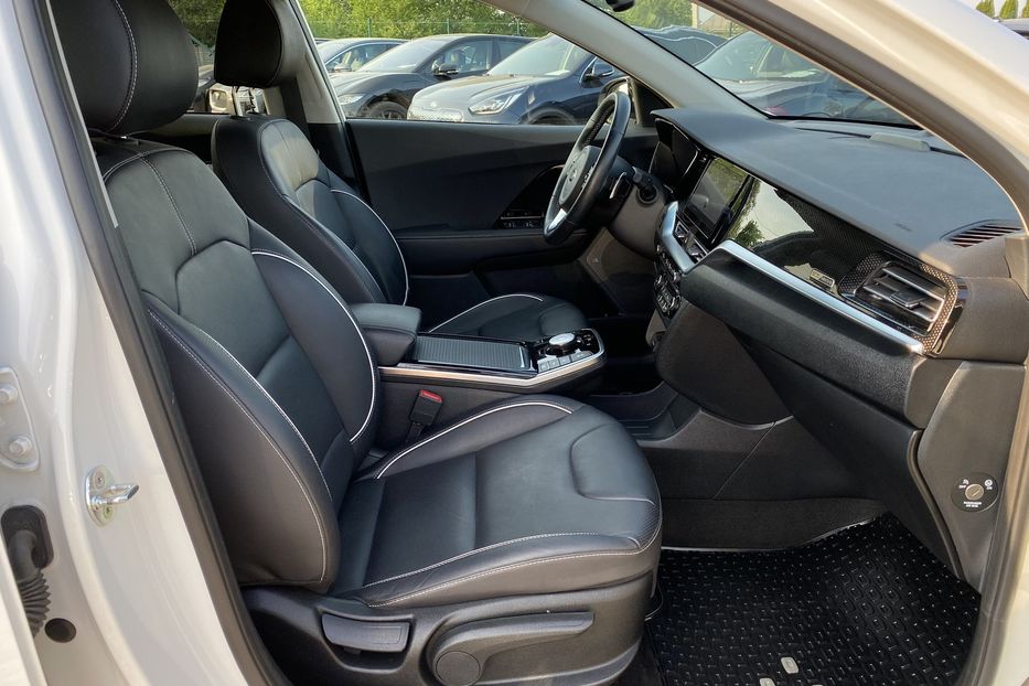 Продам Kia Niro 64 kWh Макс. комплектація Люк 2021 года в Львове