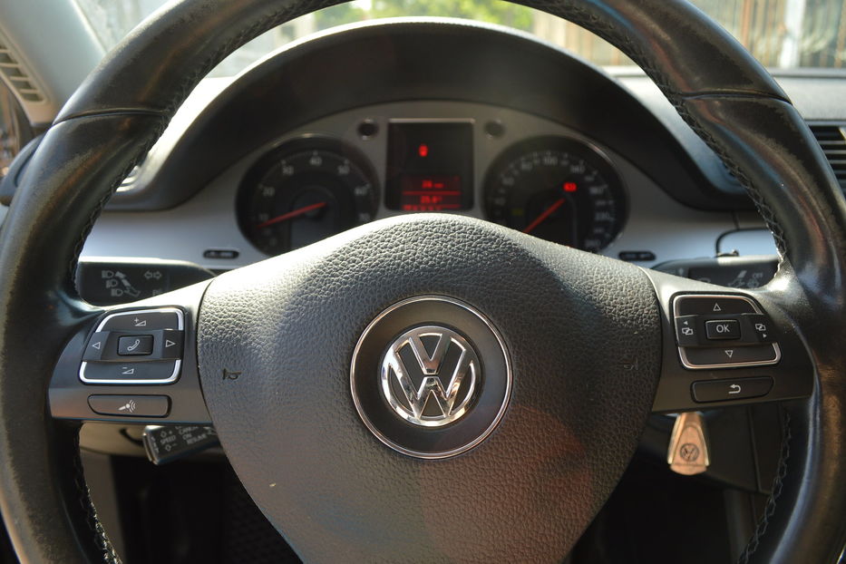 Продам Volkswagen Passat B6 Official 2008 года в Одессе