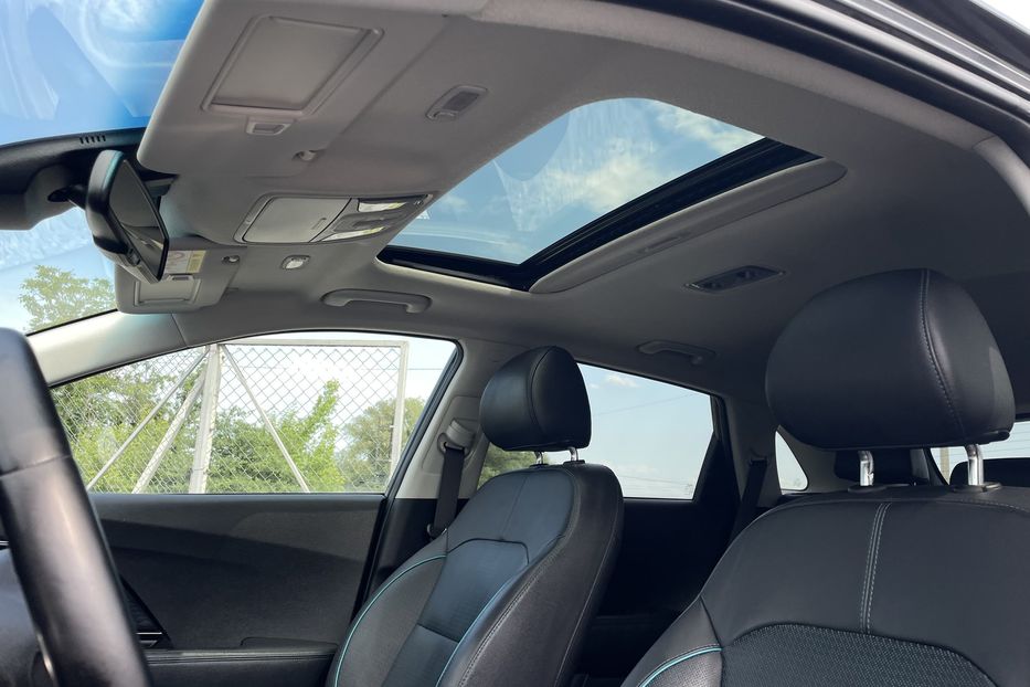Продам Kia Niro 64 kw PREMIUM  2021 года в Львове