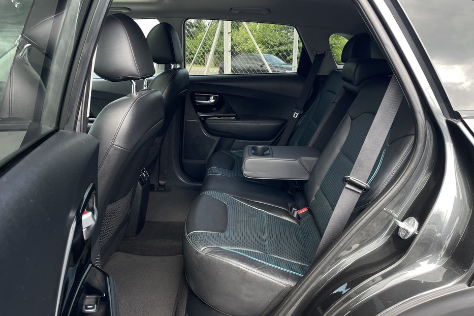 Продам Kia Niro 64 kw PREMIUM  2021 года в Львове