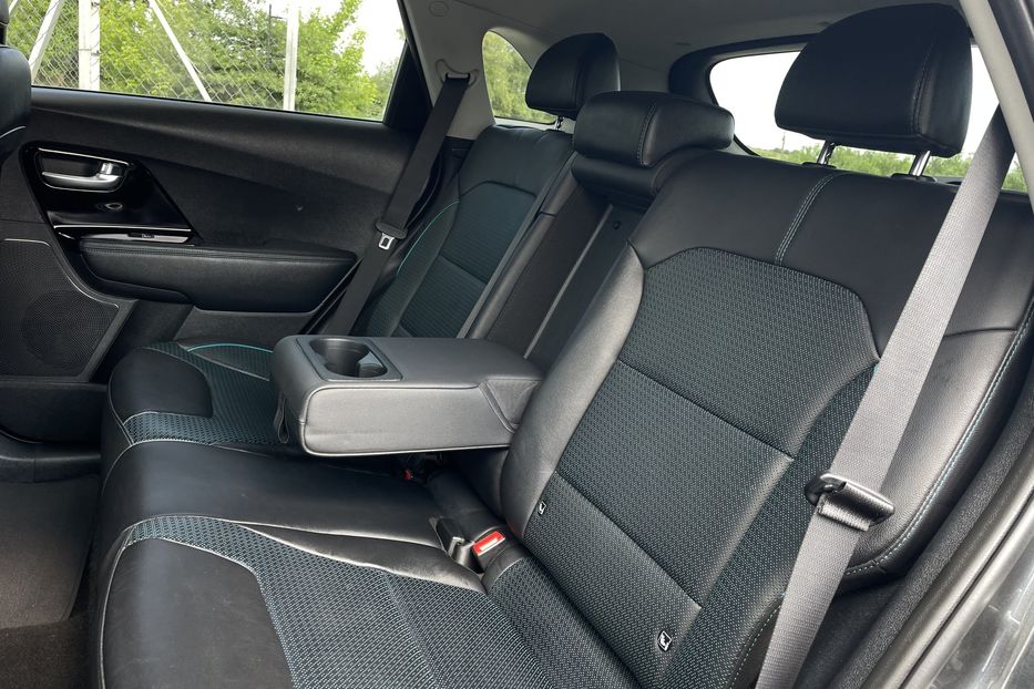 Продам Kia Niro 64 kw PREMIUM  2021 года в Львове