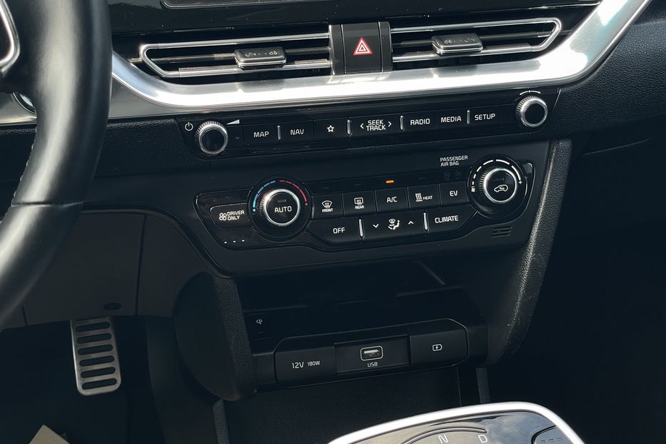 Продам Kia Niro 64 kw PREMIUM  2021 года в Львове
