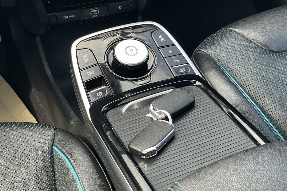 Продам Kia Niro 64 kw PREMIUM  2021 года в Львове