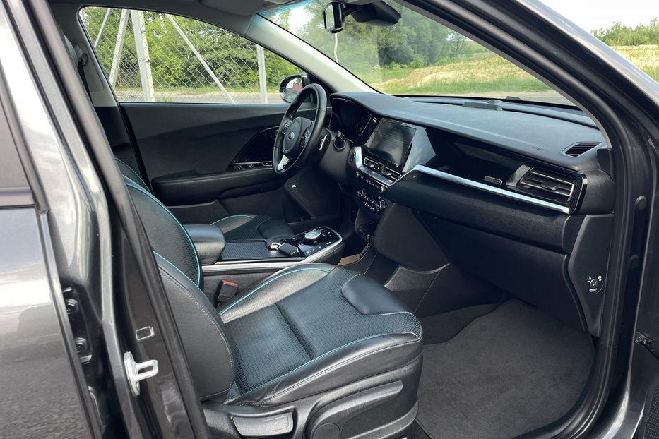 Продам Kia Niro 64 kw PREMIUM  2021 года в Львове
