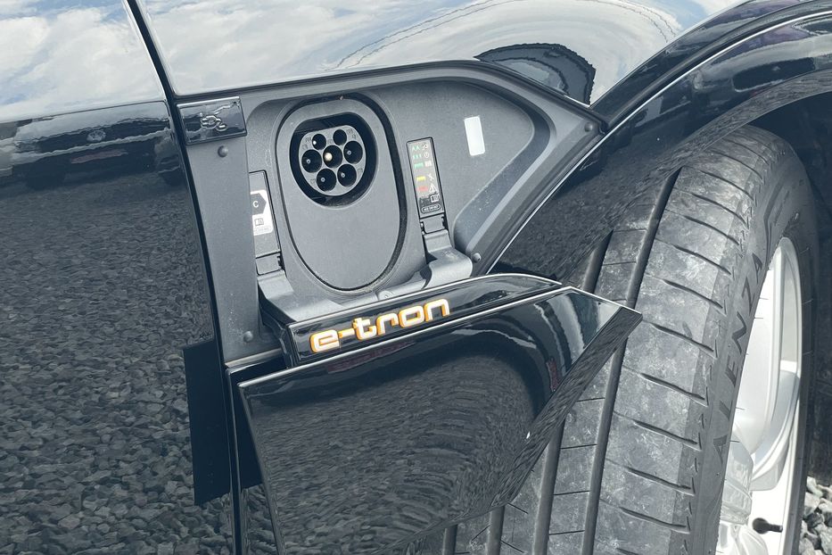 Продам Audi E-Tron 55 quattro 2021 года в Львове