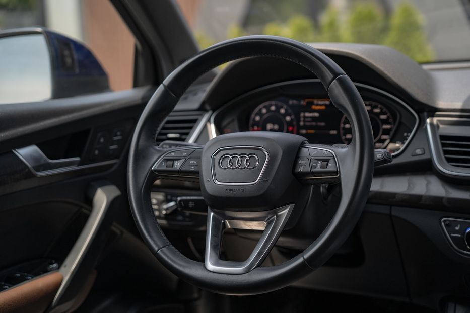 Продам Audi Q5 Premium Plus 2018 года в Черновцах