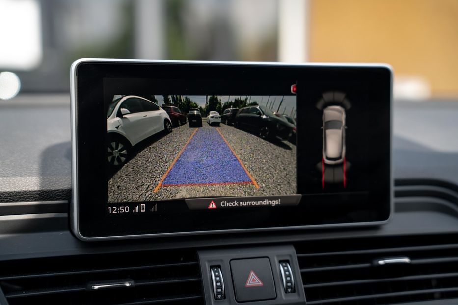 Продам Audi Q5 Premium Plus 2018 года в Черновцах