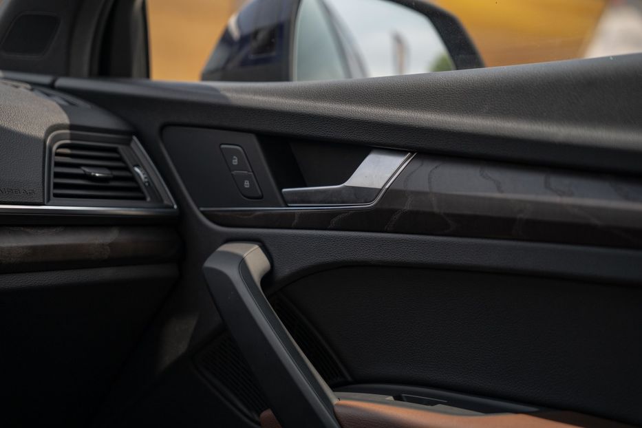 Продам Audi Q5 Premium Plus 2018 года в Черновцах