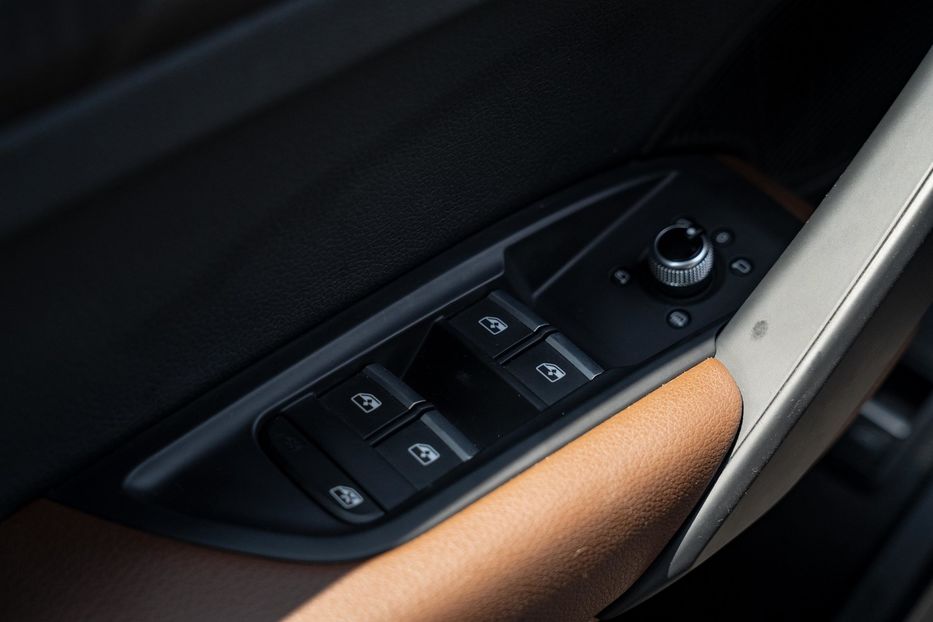 Продам Audi Q5 Premium Plus 2018 года в Черновцах