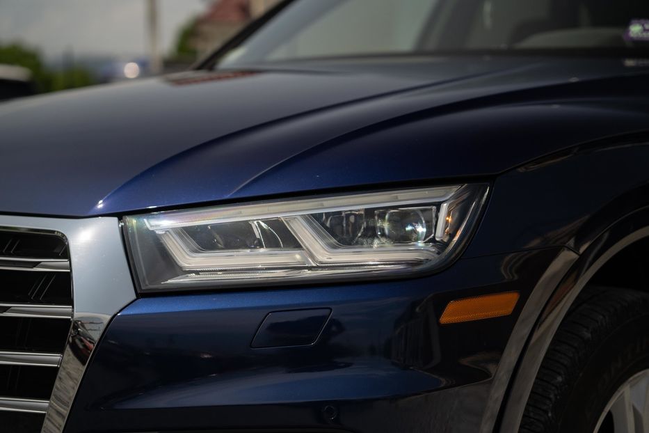 Продам Audi Q5 Premium Plus 2018 года в Черновцах