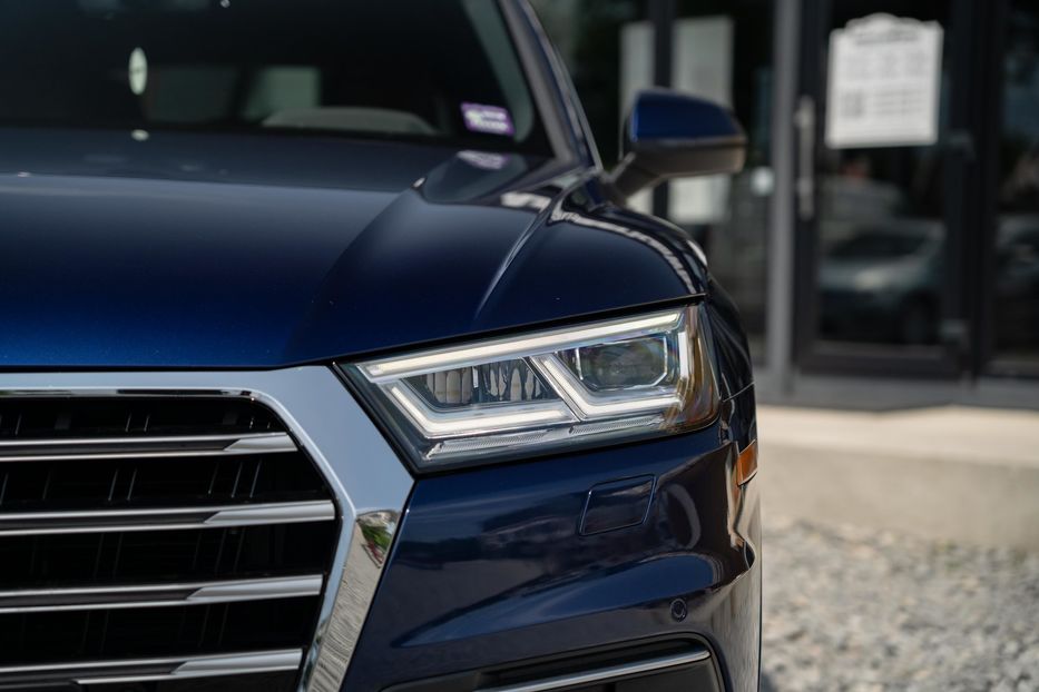 Продам Audi Q5 Premium Plus 2018 года в Черновцах
