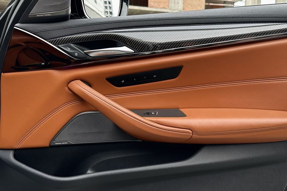 Продам BMW M5 2019 года в Киеве