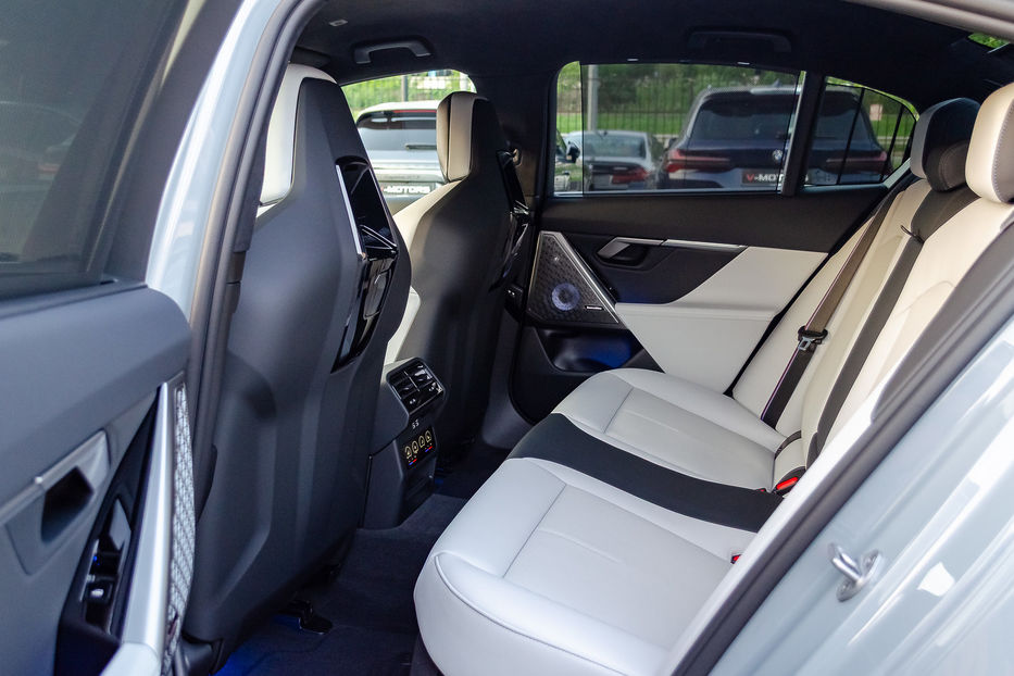 Продам BMW M5 Hybrid MXdrive 2025 года в Киеве