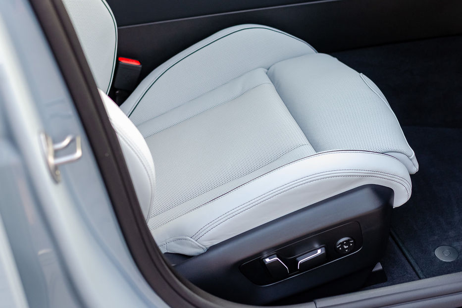 Продам BMW M5 Hybrid MXdrive 2025 года в Киеве