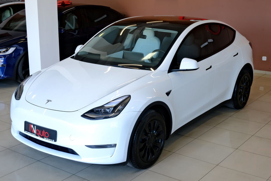 Продам Tesla Model Y 2023 года в Одессе