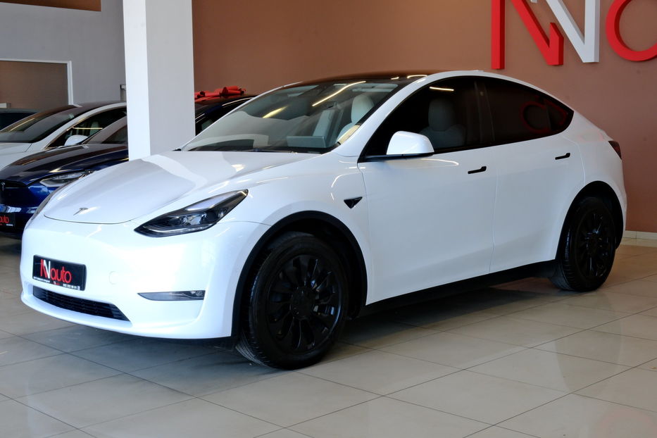 Продам Tesla Model Y 2023 года в Одессе