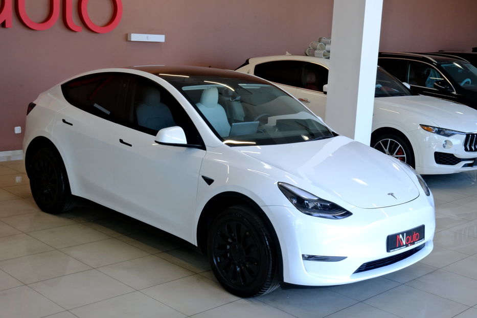 Продам Tesla Model Y 2023 года в Одессе