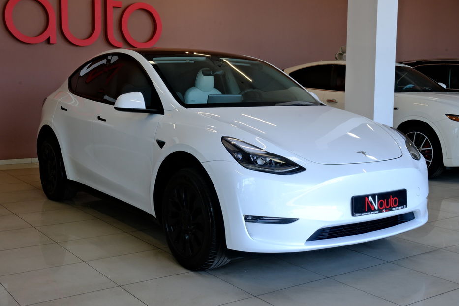 Продам Tesla Model Y 2023 года в Одессе