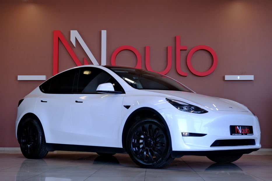 Продам Tesla Model Y 2023 года в Одессе