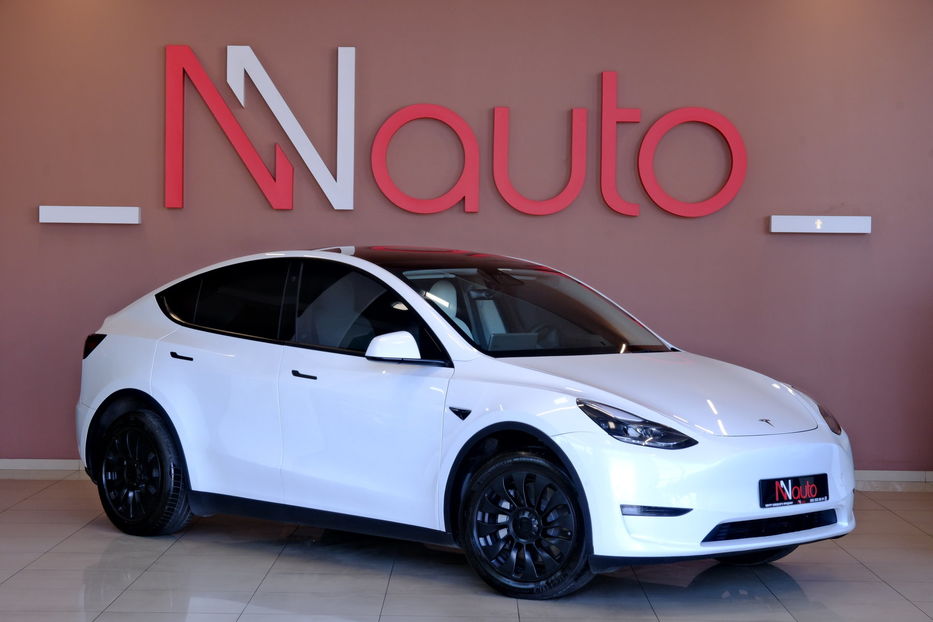 Продам Tesla Model Y 2023 года в Одессе