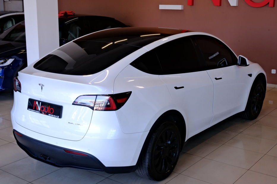 Продам Tesla Model Y 2023 года в Одессе